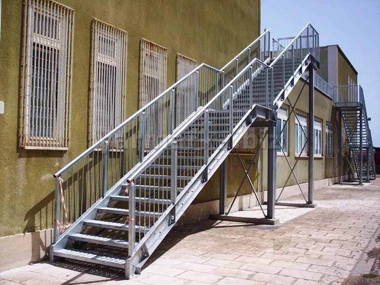 картинка Наружные металлические лестницы 